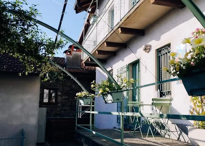 فندق مبيت وإفطار Il Poggiolo ستريزا