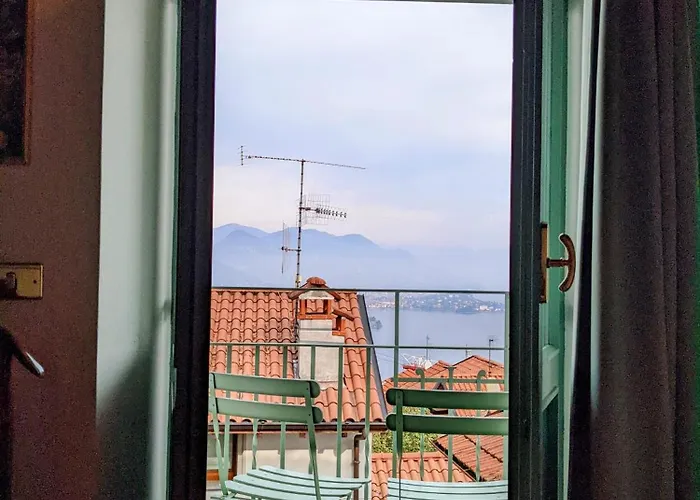 فندق مبيت وإفطار Il Poggiolo ستريزا